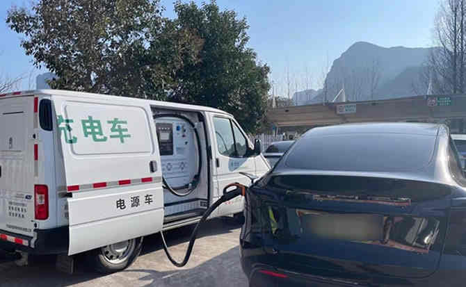 桑珠孜区汽车搭电